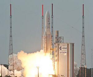 Parallel Ariane 5 launch campaigns keep up Arianespace's 2011 mission pace