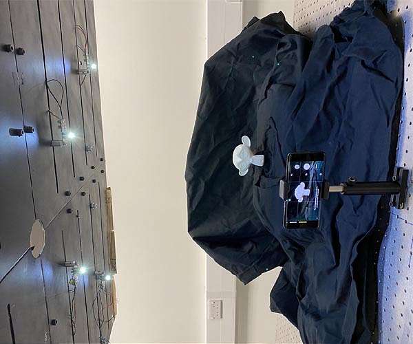 Researchers acquire 3D images with LED room lighting and a smartphone