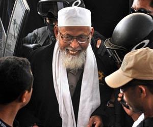 Indonesia holds cleric on terrorism charge