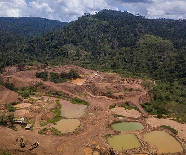 Hundreds protest against illegal mining in east DR Congo