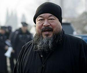 Chinese authorities to review Ai Weiwei tax case