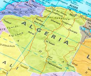 Algeria independence war leader urges army to end crisis