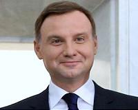Polish leader presses NATO on permanent presence