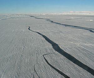 Warm ocean currents cause majority of ice loss from Antarctica
