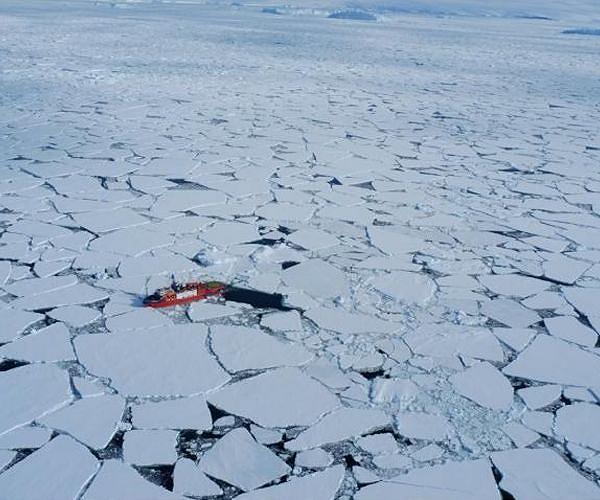 Moscow vies for Arctic clout with nuclear icebreaker fleet