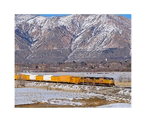 Oil-laden train derails, ignites in Canada: officials