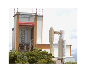 Ariane 5 is in the launch zone for dual-payload mission launch