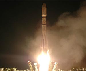 Five Spacecraft Launched By Two Launch Vehicles From Two Continents