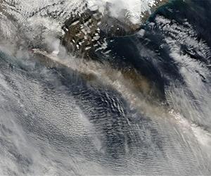 Euro air traffic controllers warn of shifting ash cloud