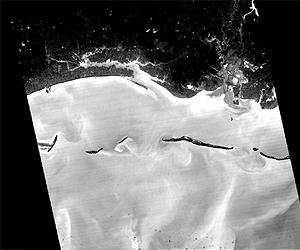 NASA Captures Night Infrared View of Gulf Oil Spill