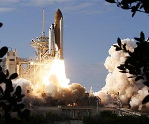 US shuttle, the most complex flying machine ever built