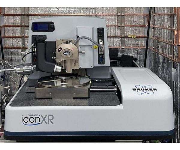 Observing Ice Structures with Antifreeze and Refrigerated Microscopy