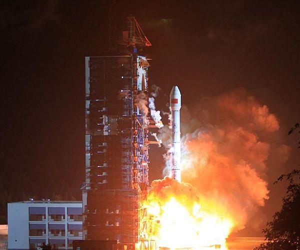 China tests new parachute system for rocket boosters