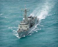 Australian navy intercepts refugee boat: minister