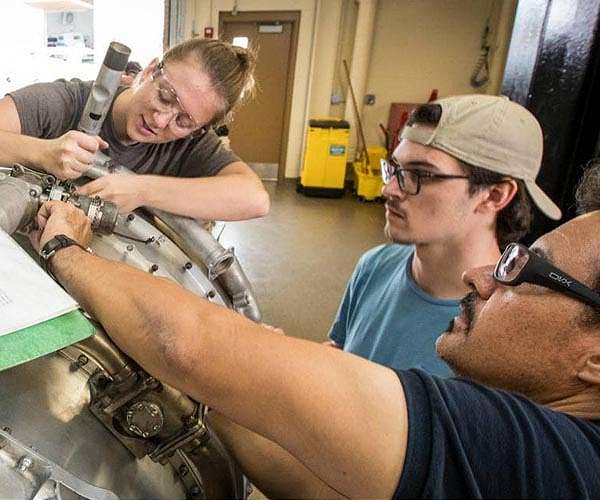 Growing trend shows demand for maintenance students at commercial space firms