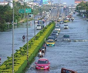 Bangkok floods could go into next year: Thai PM