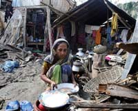 US marines assist stepped up relief effort in Bangladesh