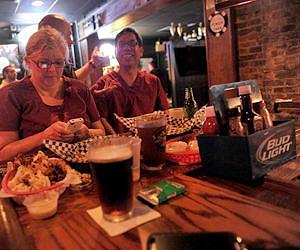 Atlantic City bar faces hurricane with a drink