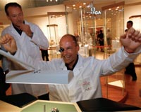 Solar Impulse 2: Flying the flag for solar power