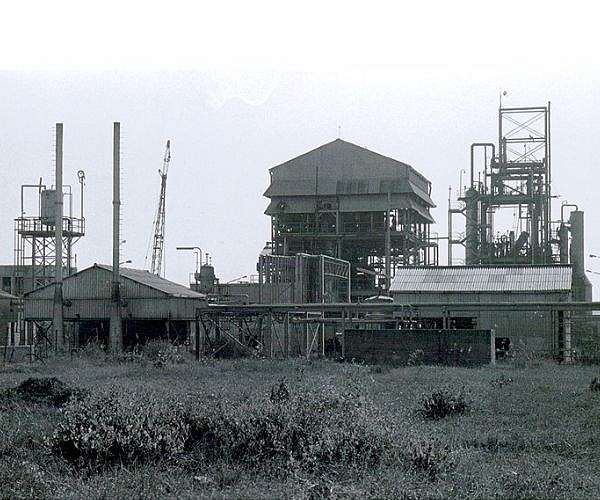 India clears toxic waste 40 years after Bhopal gas disaster