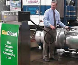 Professor and student develop device to detect biodiesel contamination