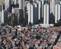 Latin America's slums facing losing battle against virus spread