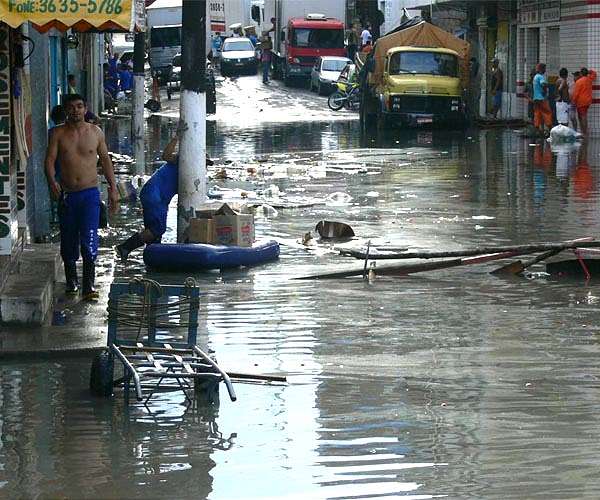 Uncertain future for thousands after deadly Brazil floods