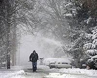 Americans begin digging out as historic blizzard winds down