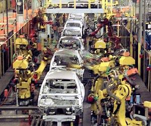 Detroit automakers rack up strong 2011 gains
