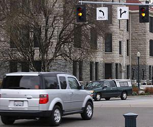 The twilight zone of traffic costs lives at stoplight intersections