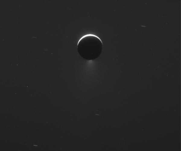 Cassini study reveals organic compounds from Enceladus ocean plume