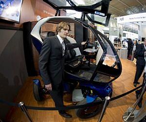 'Shrinkable car' makes parking a breeze at high-tech fair