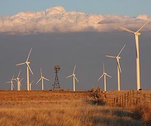 Using fluctuating wind power