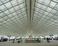 High winds shut down Paris airports