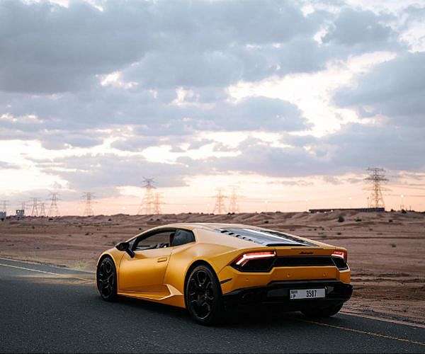 How to Experience Dubai in Style with an Affordable Luxury Car Rental