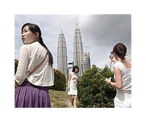 Malaysia unveils plan to build 'green economy'