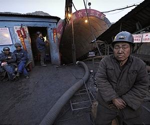 China coal mine accident traps at least 43