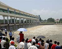 China's wet and wild summer to continue