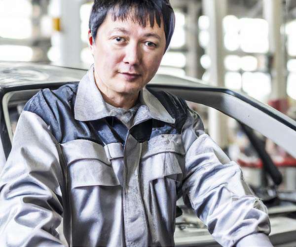 China industrial output picks up, retail sales slow in April