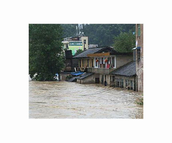 Heavy rains leave 10 dead, hundreds of thousands displaced in China