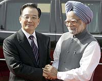 Indian PM proposes nuclear energy cooperation with China