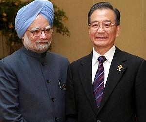 Chinese and Indian PMs hold talks in Delhi