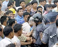 US drops China from list of top human rights abusers