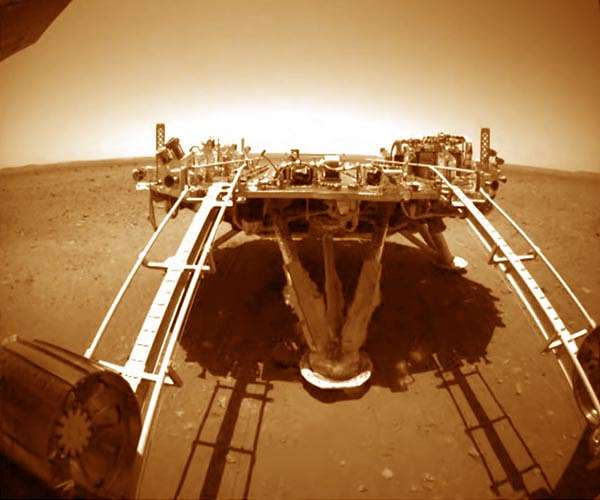 China's first Mars rover starts exploring red planet