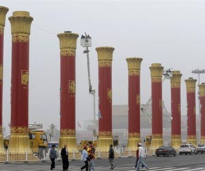 China Nobel winner Mo Yan defies critics