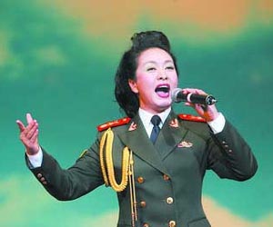 China's glamorous first lady steals the spotlight