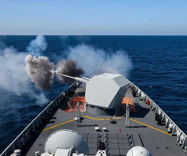 Advanced Chinese warship showcased in Hong Kong
