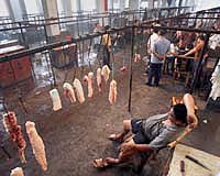 China struggles to avoid past mistakes in controlling food prices