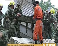 Rescuers race to find survivors after 400 die China quake