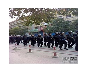 Pepper spray fired as Chinese leader visits H.K.